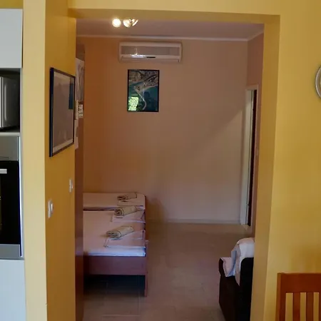 Apartment Niksa Kastelan Omis
